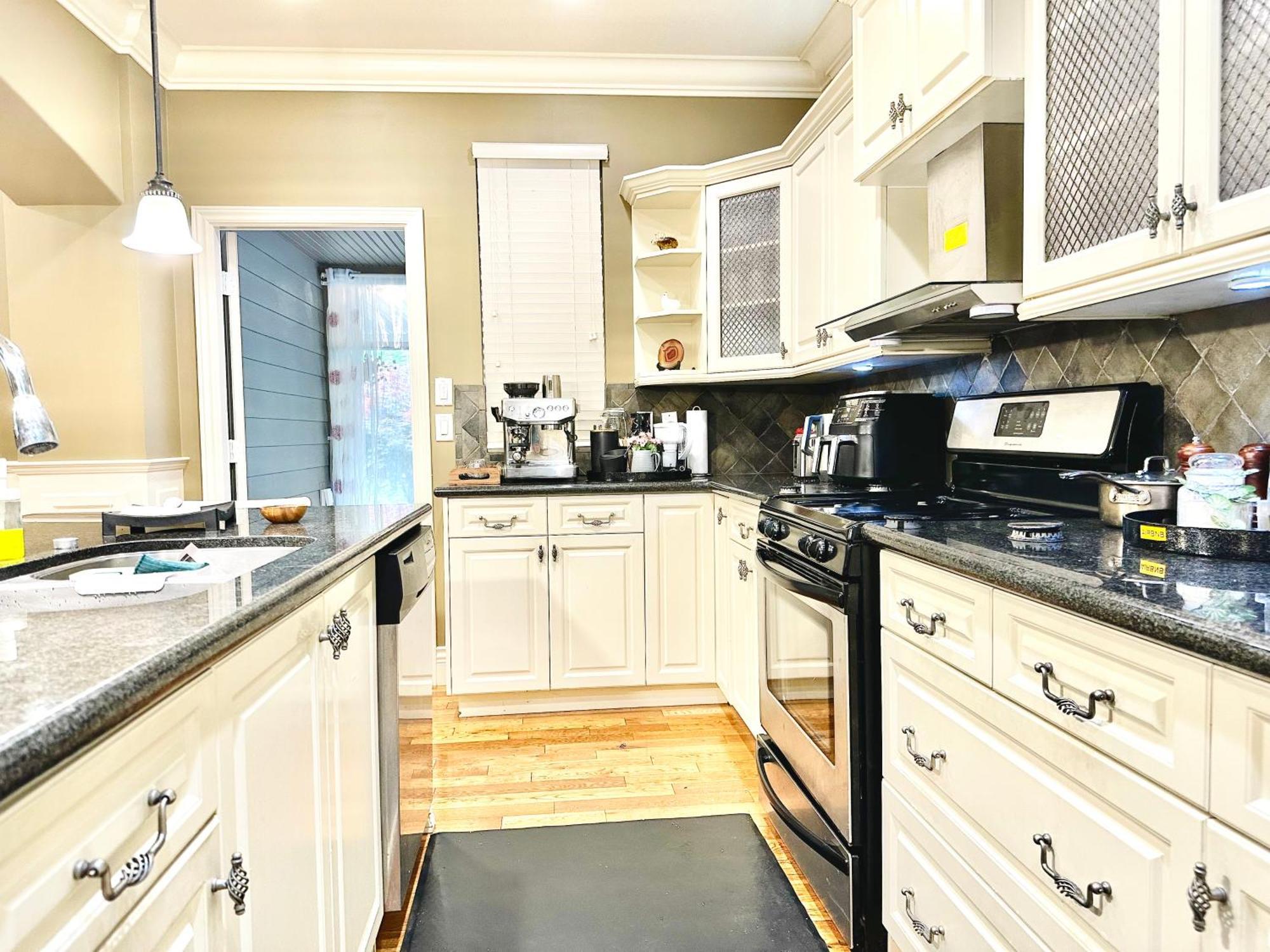 Scorpio House Langley Room B المظهر الخارجي الصورة