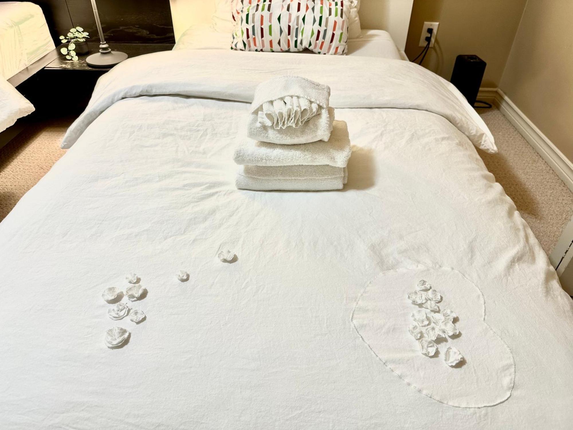 Scorpio House Langley Room B المظهر الخارجي الصورة